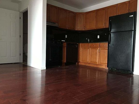 4th image of 24 Lawton St APT 5B