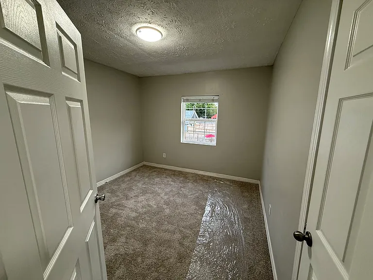 332 E Lincoln St — Photo 19