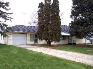 206 1st St, Kirkland, IL