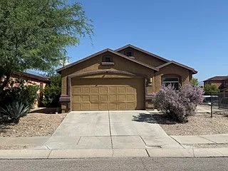 4 bed, 2.0 bath, 1556 sqft, $1,850 — Photo 2