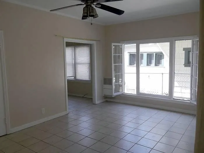 Studio, 575 sqft, $1,395 — Photo 2