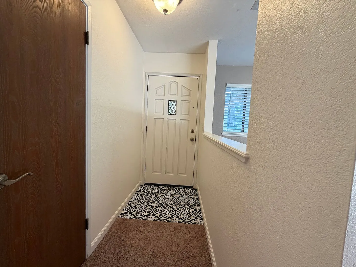 Cute house with huge yard 2 bedroom 2 bath — Photo 3