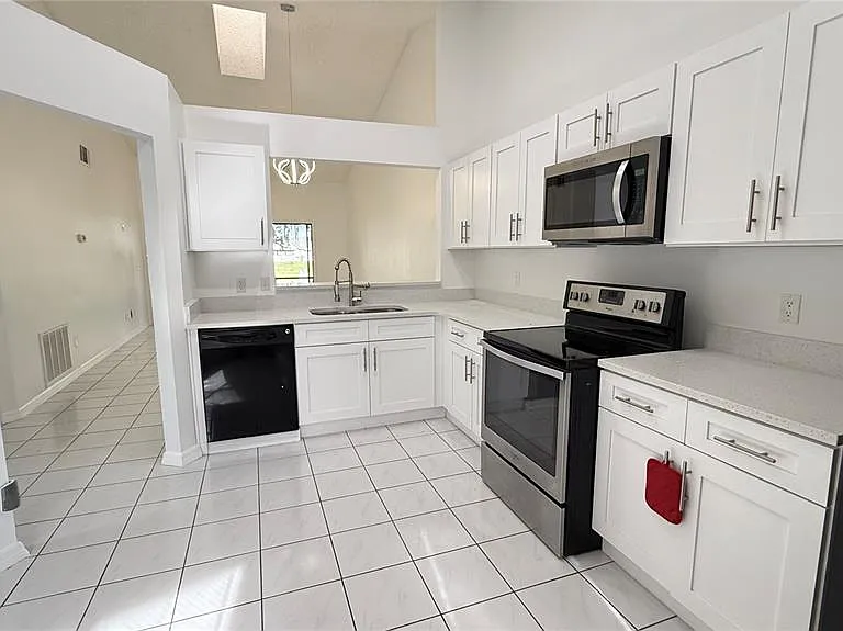 72 Lakepointe Cir — Photo 10