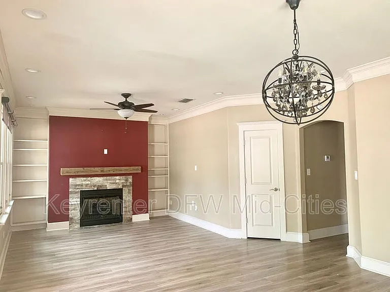 1905 S Henderson St — Photo 6