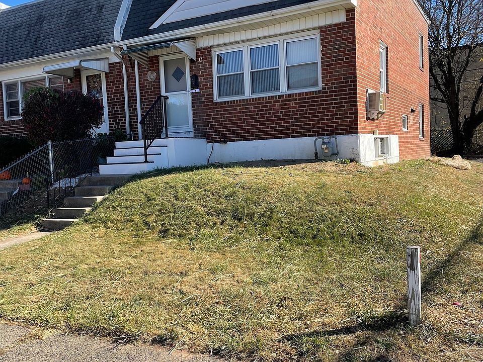 Corner lot house. Lots of available street parking & 2 personal spots as well.