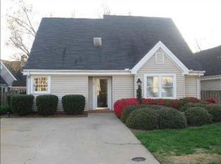 96 Forest Lake Dr, Simpsonville, SC 29681