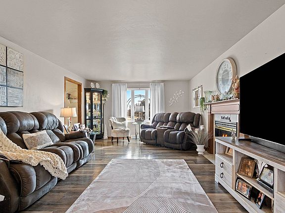 3rd image of 2822 Aquarius Rd