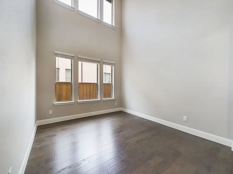 11192 Hocking Hills Dr — Photo 19