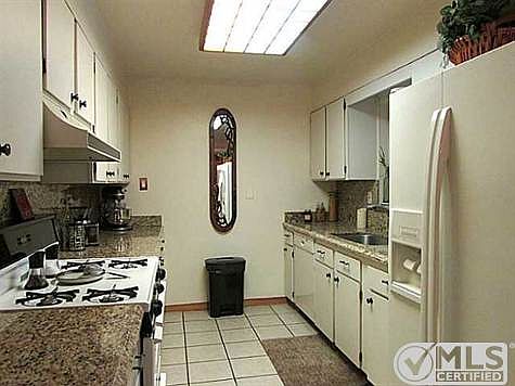 4th image of 449 De Soto Ave