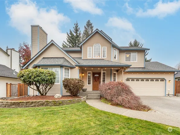 19555 23rd Avenue NE, Poulsbo, WA 98370