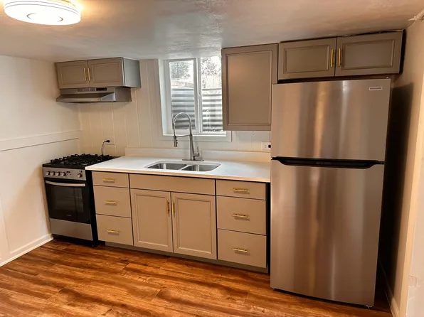 4211 S Acoma St APT B, Englewood, CO 80110