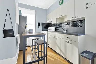 Rented by R New York