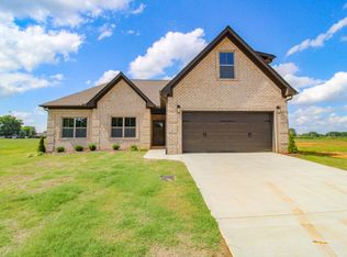 17747 Tipper Ln, Athens, AL 35611