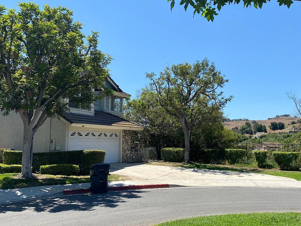 1st image of 15879 Cameron Ln