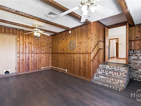 4th image of 2359 Pinetree Road