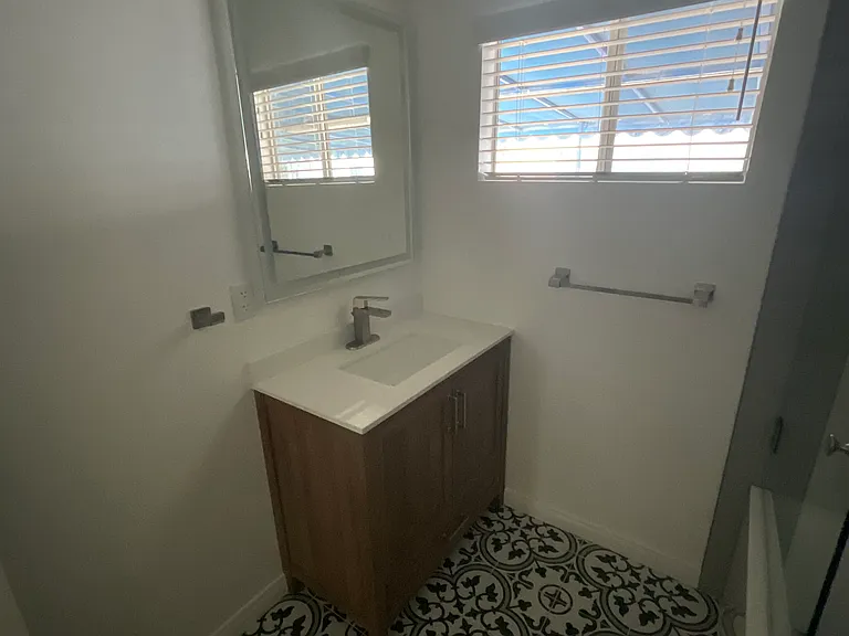 15233 Camarillo St — Photo 11