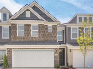 1466 Superior Dr, Milford, MI 48381