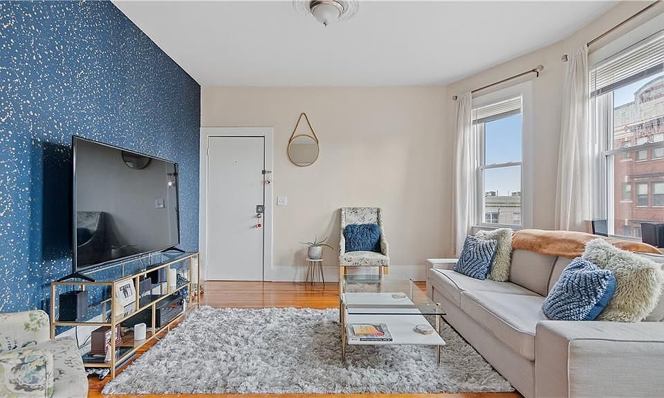 1st image of 260 Atwells Ave Floor 3