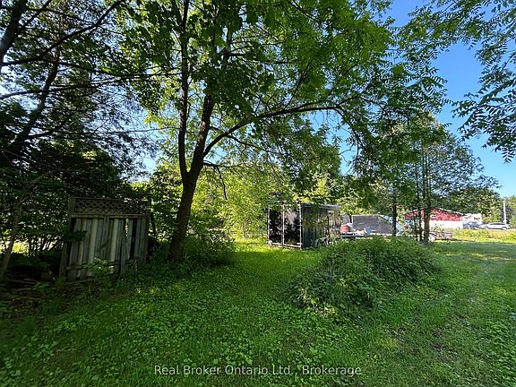 5th image of 150 Amanda St