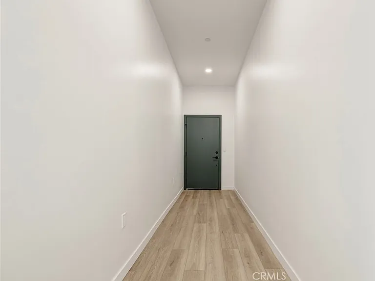 14810 Delano St #403 — Photo 7