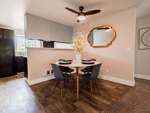 Kent Apartments - Vibe Apartments - Dining Room and Kitchen