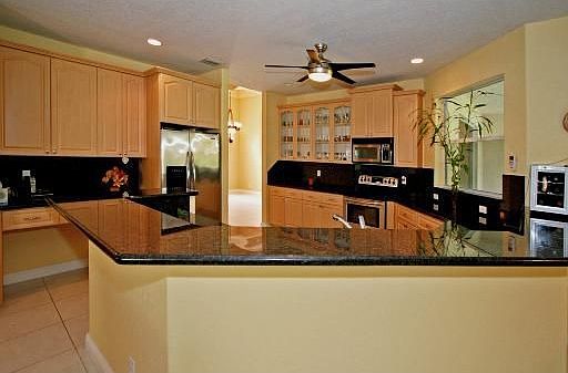 Kitchen Stainlees Steel & Granite