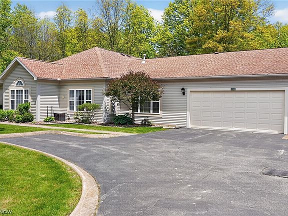 4th image of 15 Hunters Woods Blvd #B