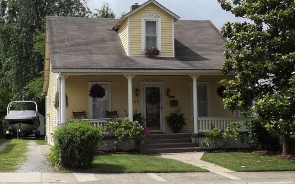 1st image of 1242 Coles Blvd