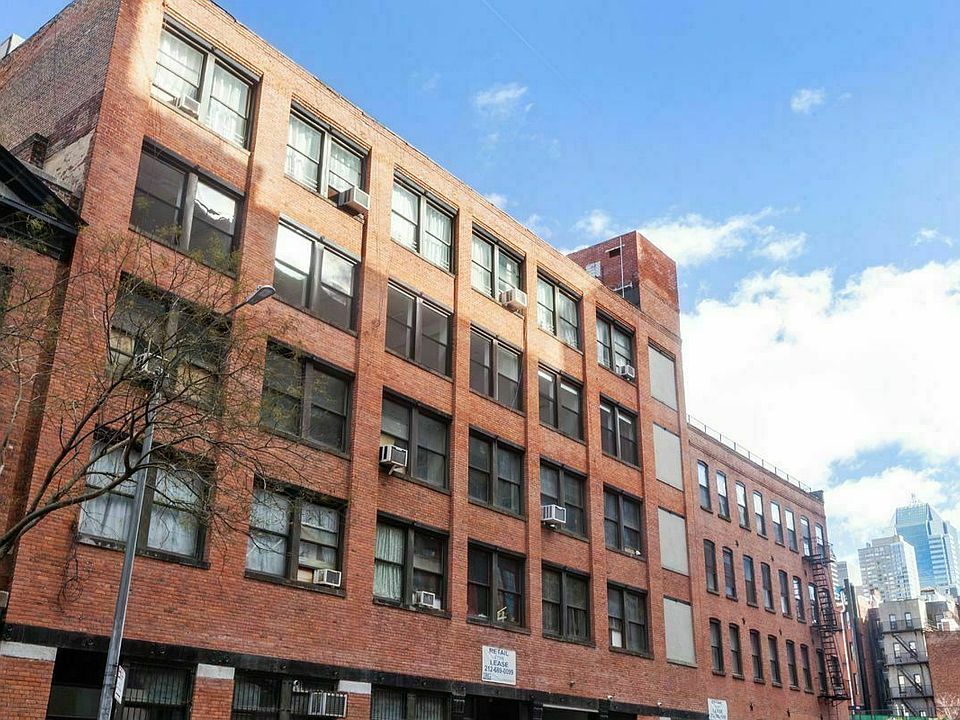 1st image of 517 W 45th St #2B