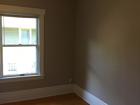 4th image of 735 Manomin Ave APT 4