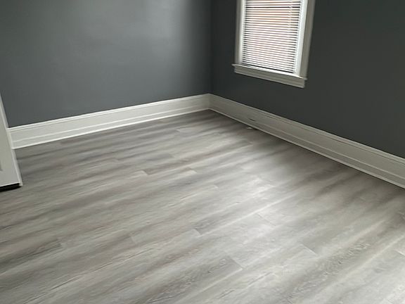 3rd image of 6327 N Woodstock St Floor 2