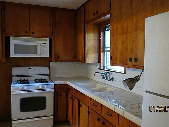 5th image of 511 Honeysuckle Dr