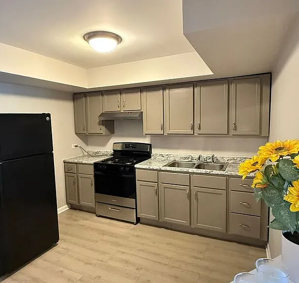 1119 E Algonquin Rd #2 — Photo 26