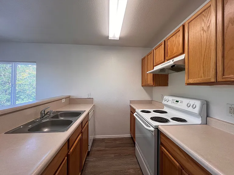 Bramwell - 430 Willow Way — Photo 24