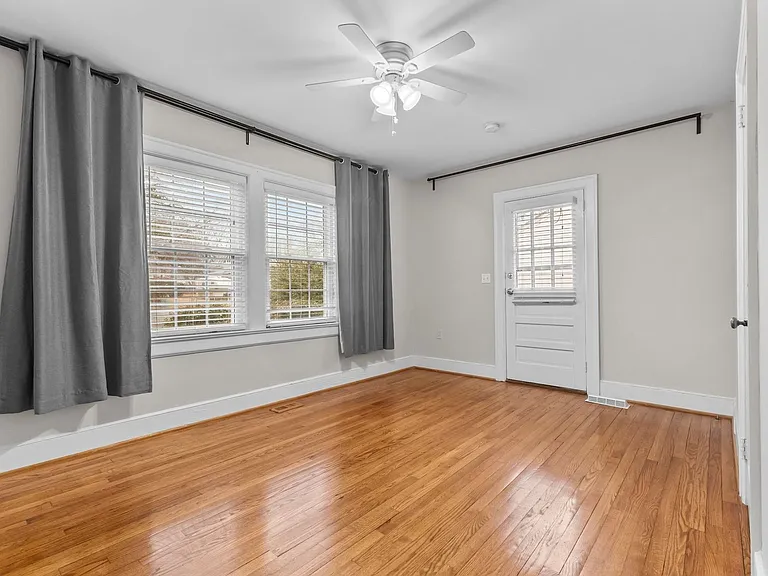 1005 S 8th St — Photo 11