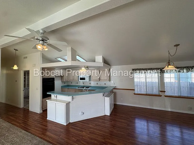 1129 Gambrel Dr — Photo 9