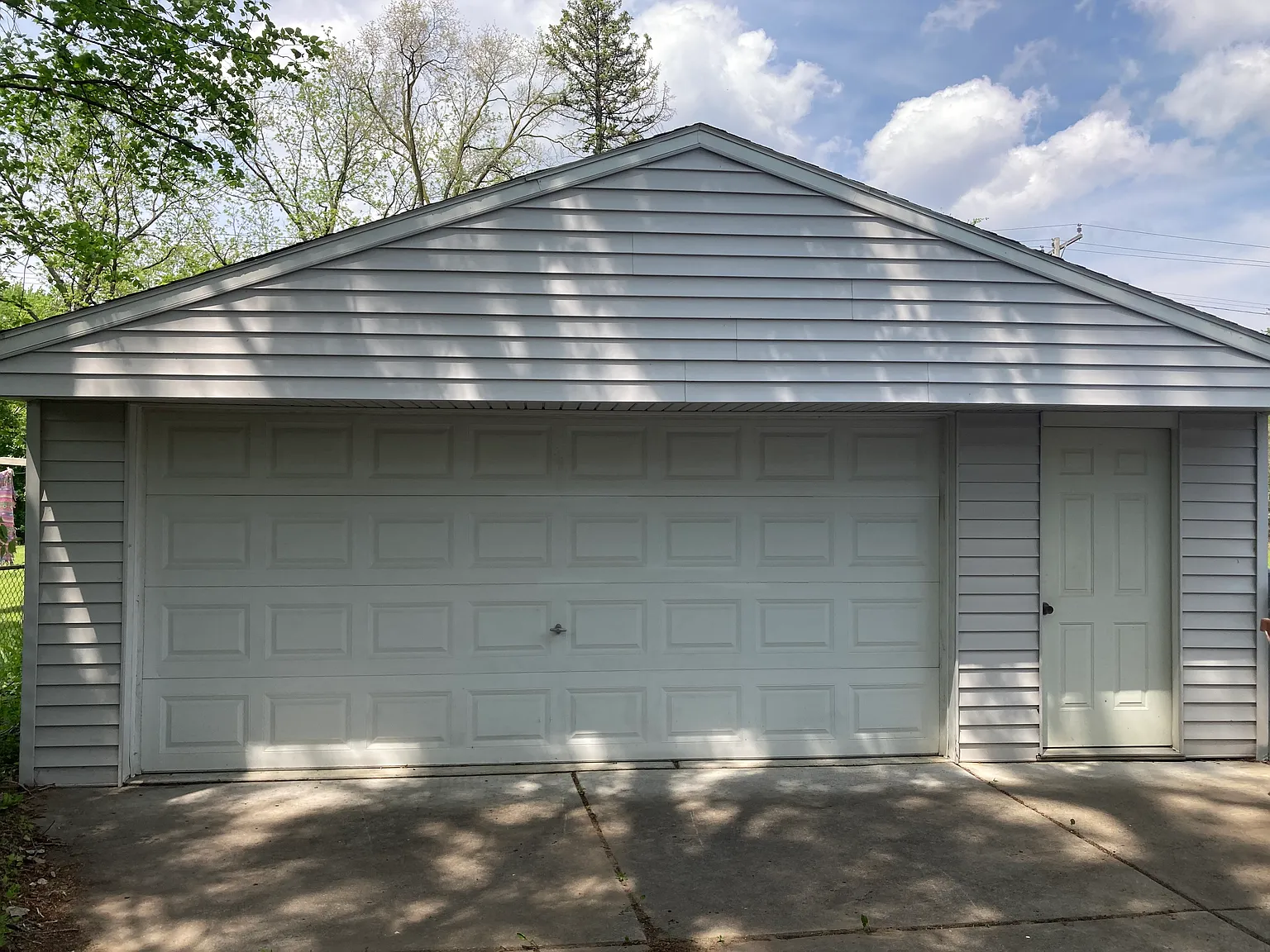 3 bed, 982 sqft, $2,000 — Photo 2