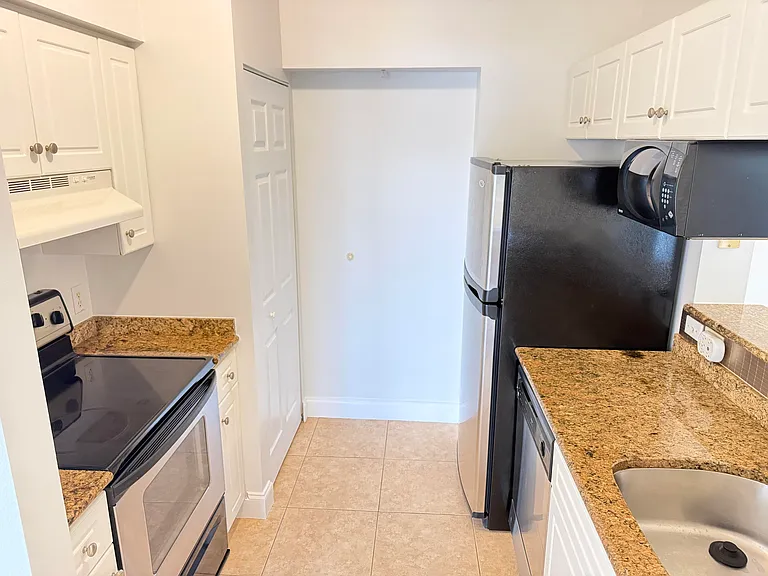 1407 Tuscany Way #Penthouse 1407 — Photo 4