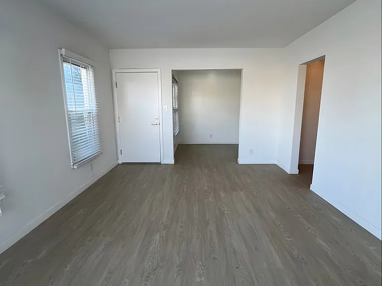 5760 Morley St — Photo 10