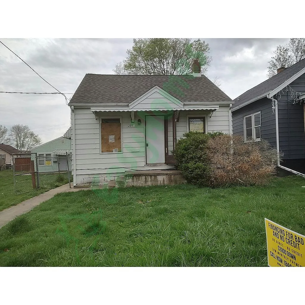 2051 N Gale Ave photo 1