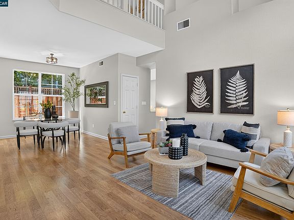 4th image of 1023 River Rock Ln