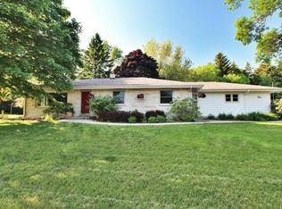 N70W28442 Huntington St, Hartland, WI 53029