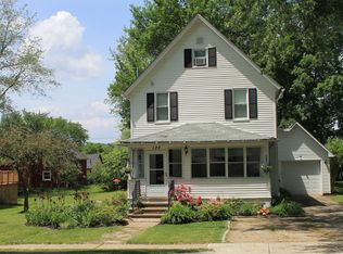 128 Ferris Ave, Chardon, OH 44024