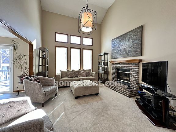 5th image of 11037 W 98th St