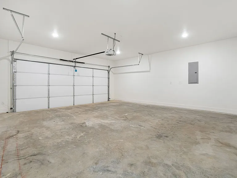 2713 SW Shackelton Ave #1 — Photo 80