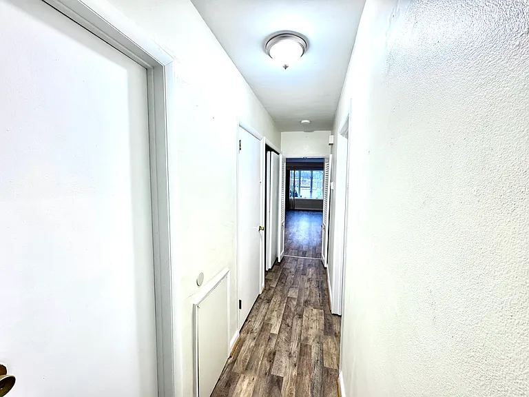 8560 Castor Ave — Photo 14