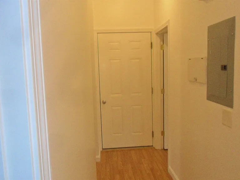848 Waverly St #3 — Photo 3