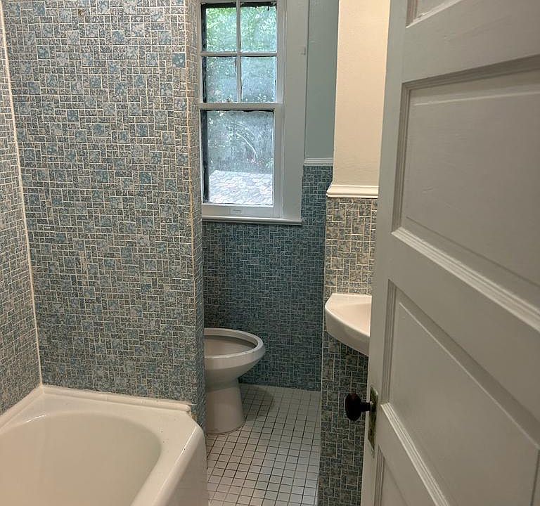 2nd image of 4416 P St NW