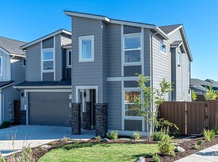 3034 NE Red Jasper Pl, Bend, OR 97701