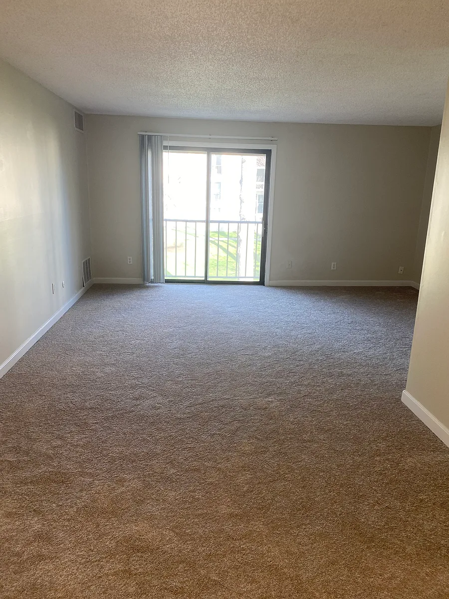 Building Photo - 11 Village Way #6